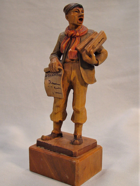 CL096 - Newspaper Boy, Anri, Marked