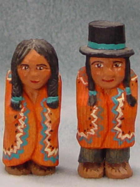 IR019 Navajo couple by Ira Simmering 1992 basswood 2.25" signed