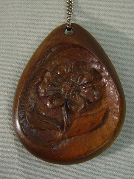 JW069 Carved Flower Necklace Artist Unknown Unsigned